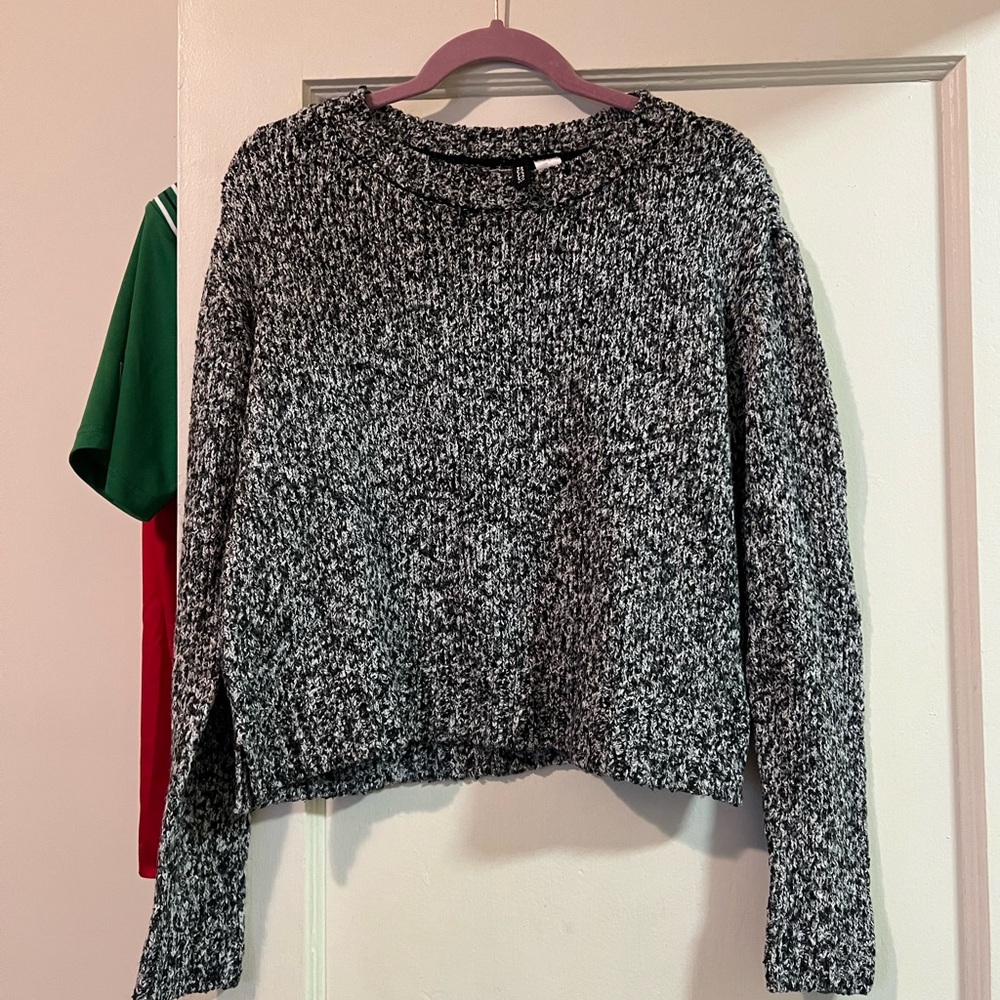 H&M Black and White Sweater